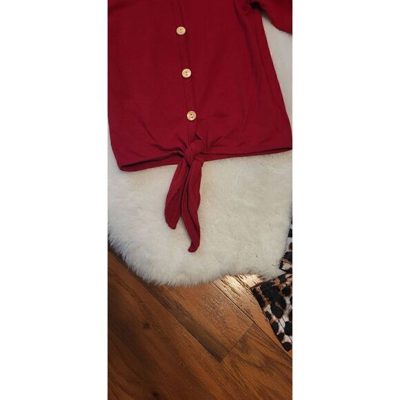 Red top with cheetah print leggings - Picture 3 of 5